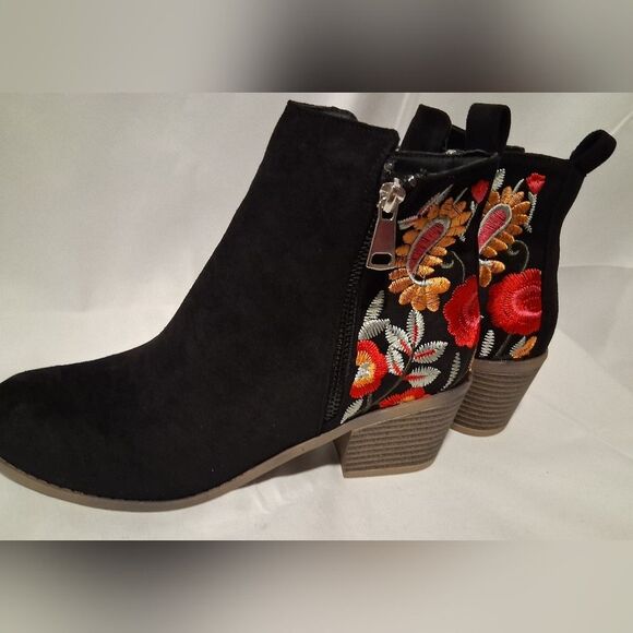 Floral Embroidered Black Ankle Boots Swade Size 8 - Picture 4 of 7